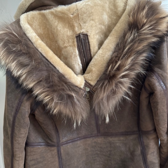 Women's Shearling coat by Andrew Marc - Picture 6 of 7